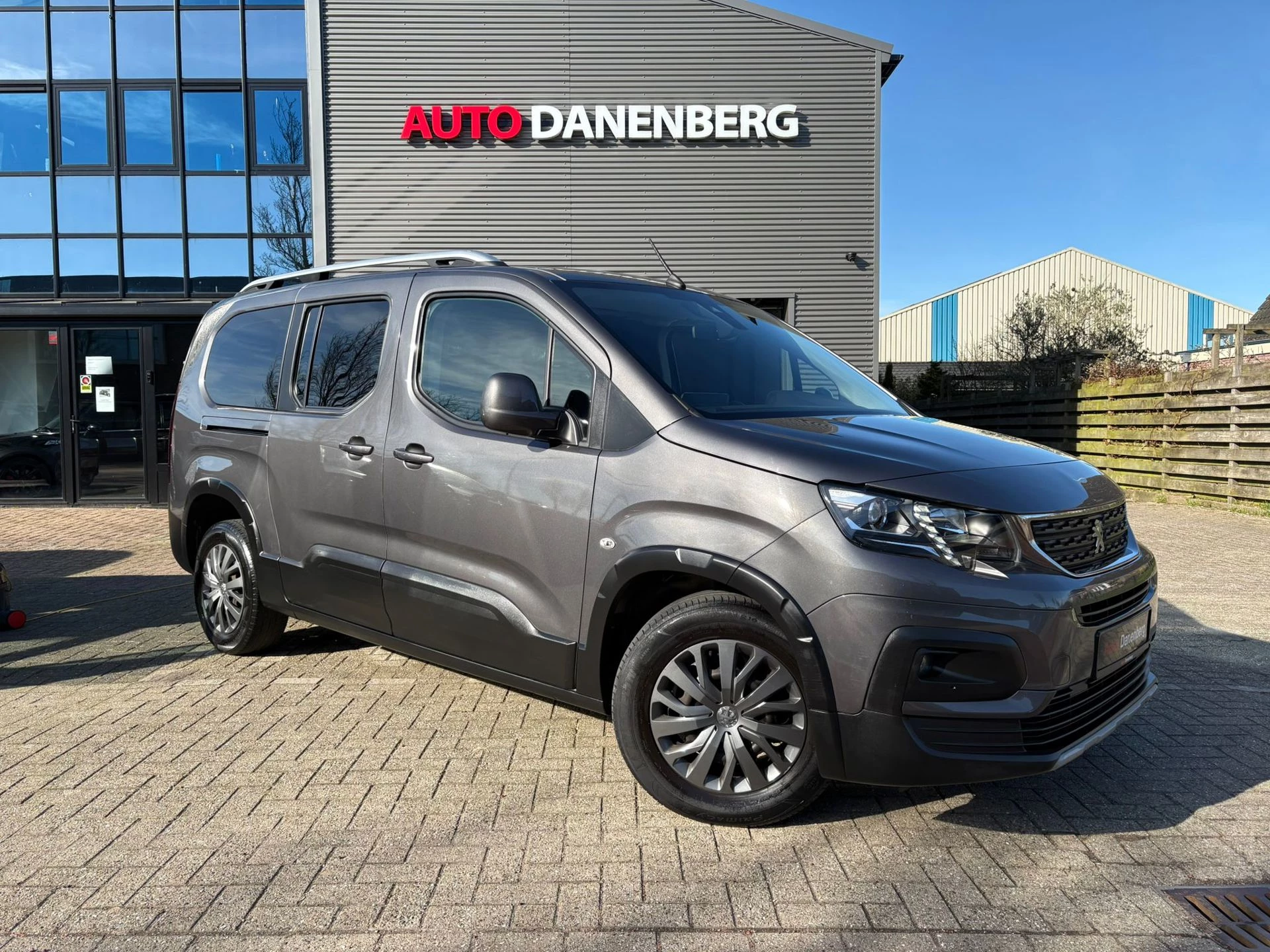 Hoofdafbeelding Peugeot Rifter