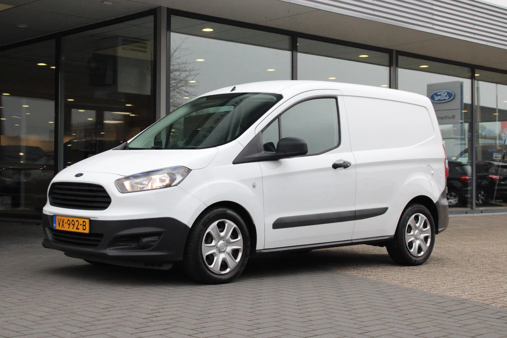 Hoofdafbeelding Ford Transit Courier