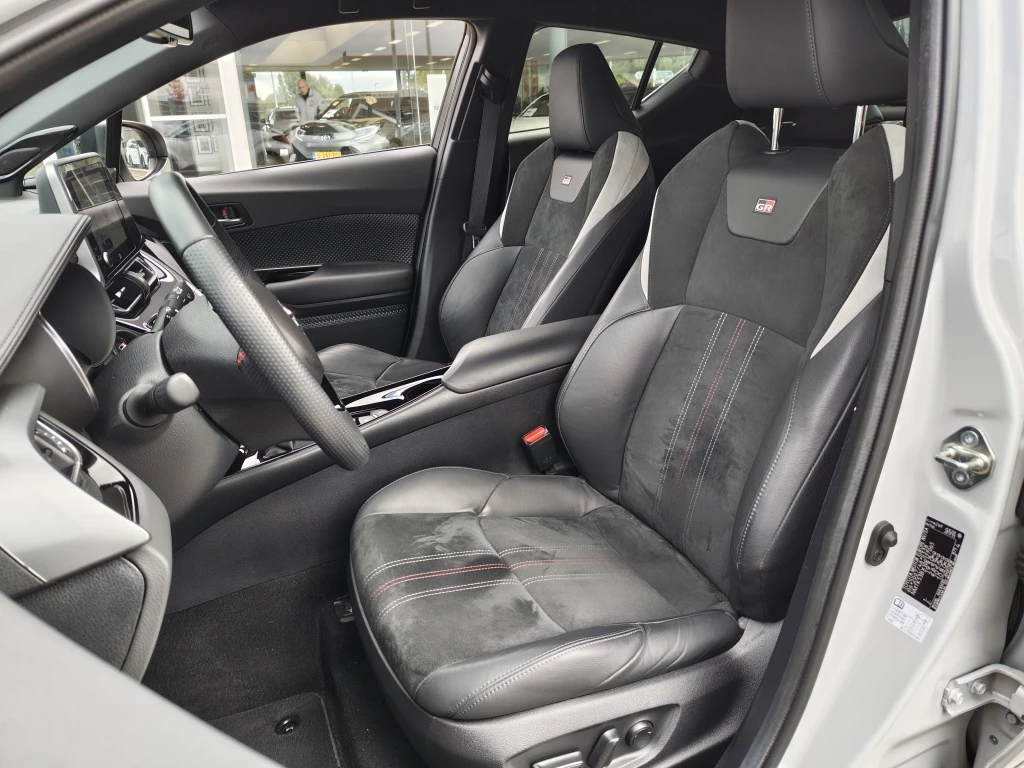 Hoofdafbeelding Toyota C-HR