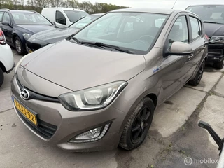 Hoofdafbeelding Hyundai i20 Hyundai i20 1.2i i-Motion export/handel tik in de motor