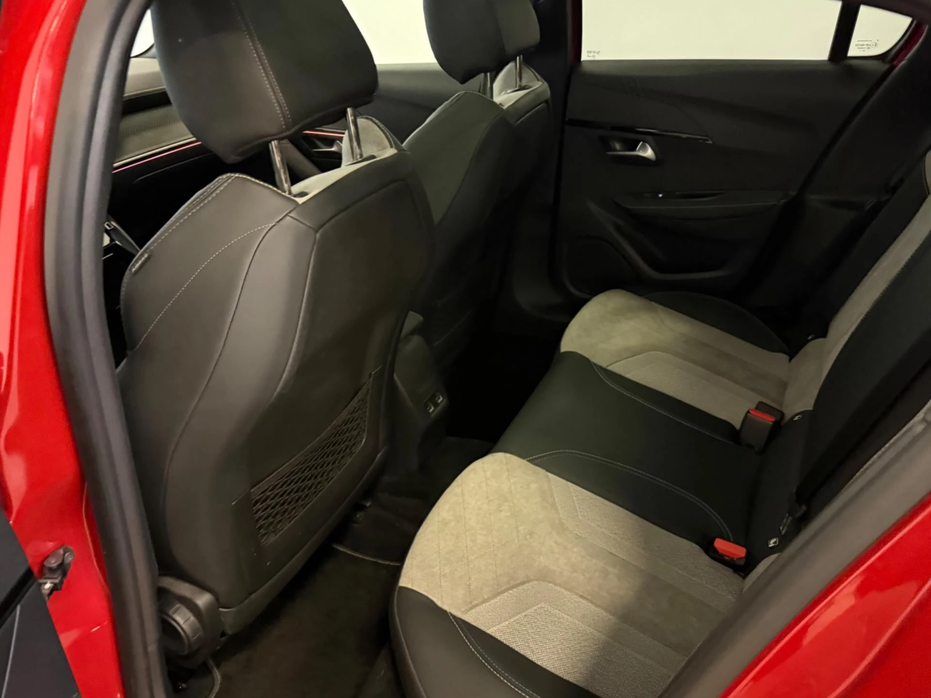 Hoofdafbeelding Peugeot e-208