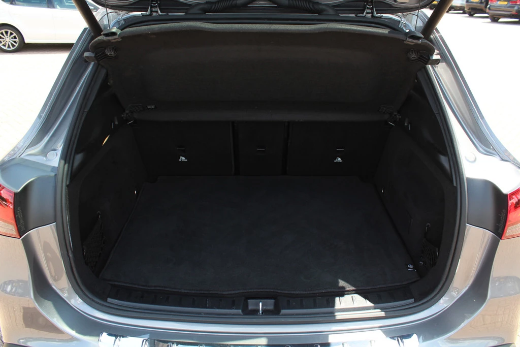 Hoofdafbeelding Mercedes-Benz EQA