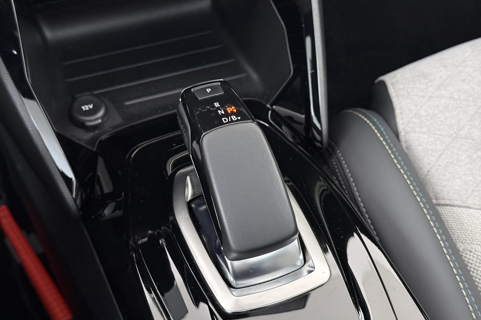 Hoofdafbeelding Peugeot e-208