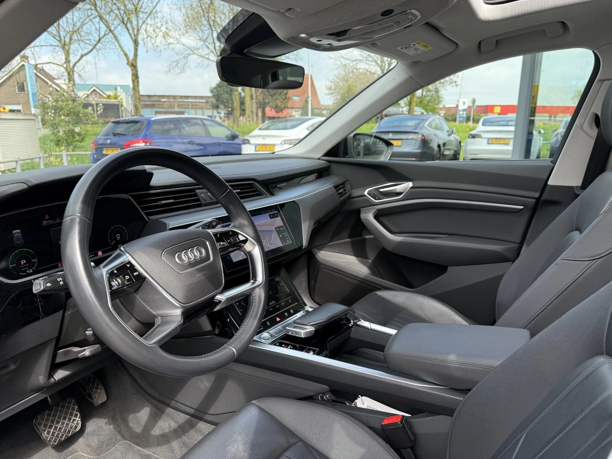 Hoofdafbeelding Audi e-tron
