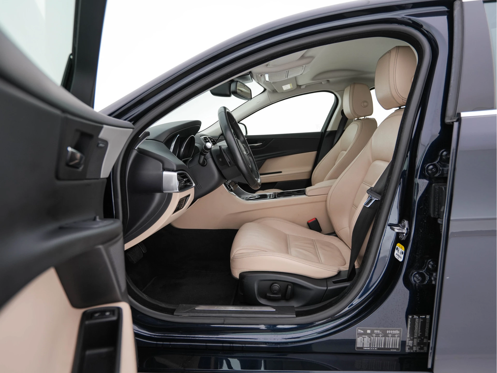 Hoofdafbeelding Jaguar XE