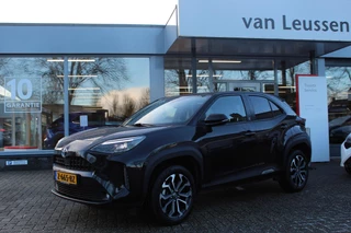 Toyota Yaris Cross 1.5 Hybrid DYNAMIC TREKHAAK ALL SEASONS DODEHOEK DETECTIE SENSOREN V+A STUUR&STOELVERW.