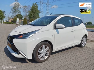 Toyota Aygo 1.0 VVT-i x-play/carbio-top/airco