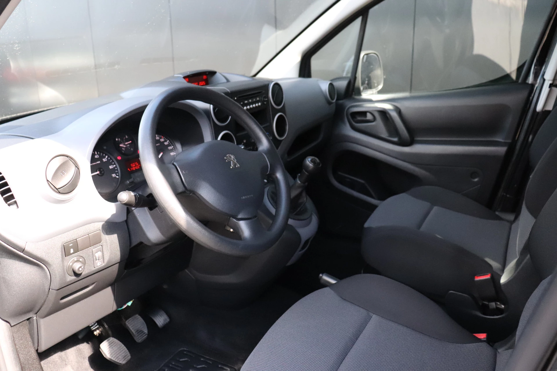 Hoofdafbeelding Peugeot Partner