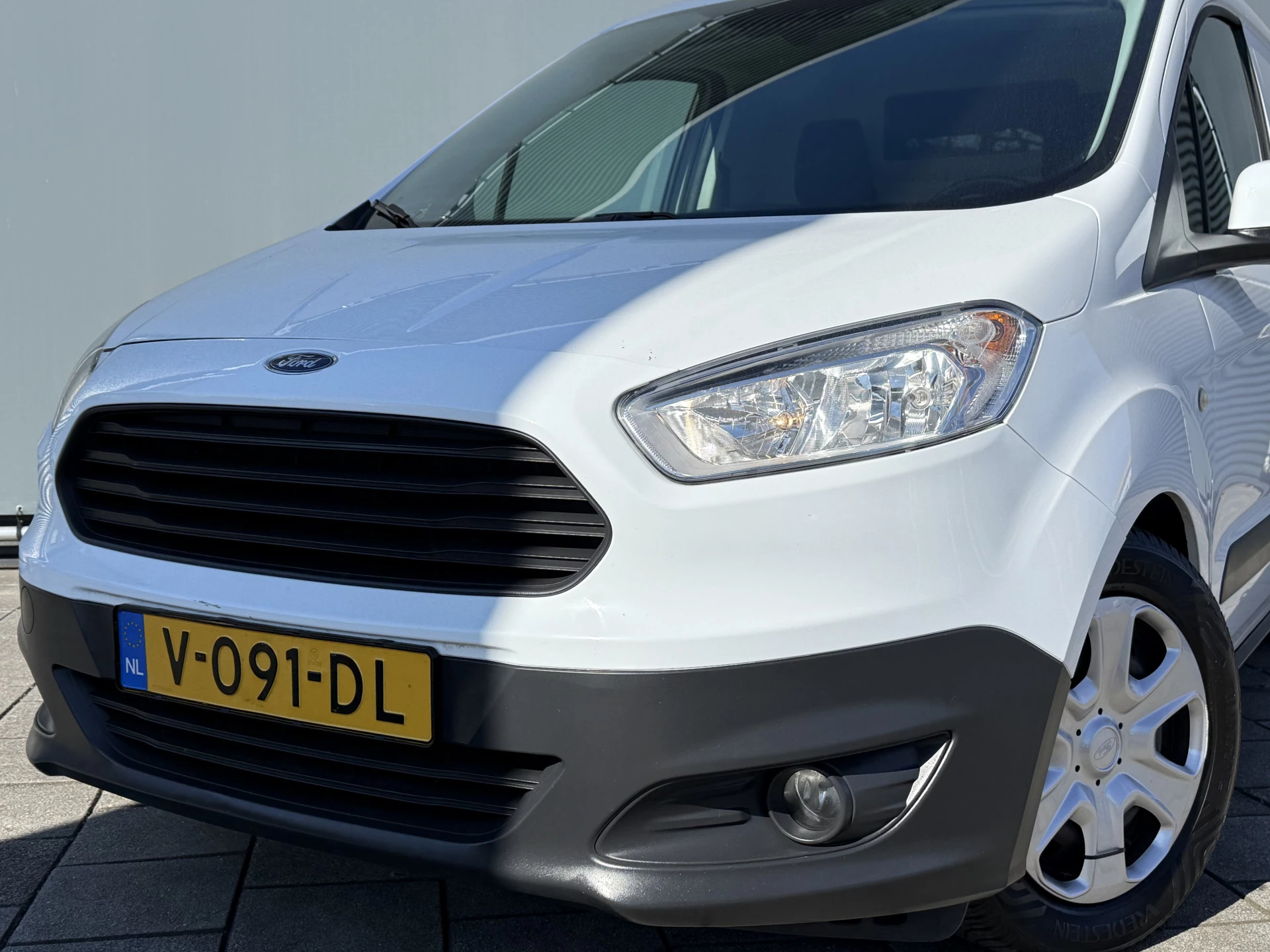 Hoofdafbeelding Ford Transit Courier