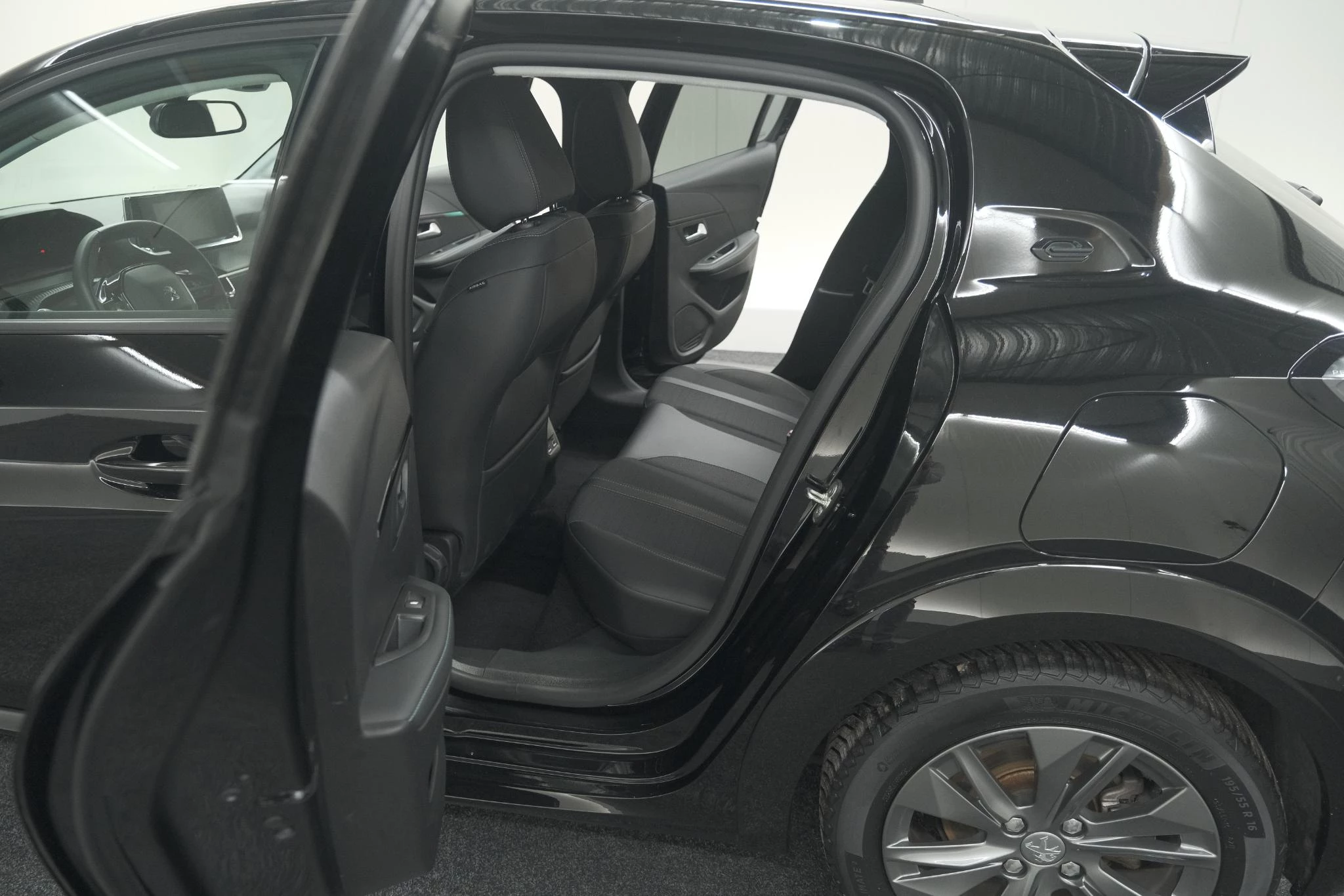 Hoofdafbeelding Peugeot e-208