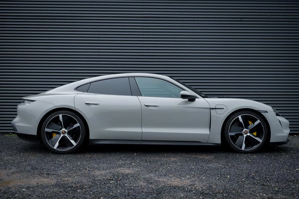 Hoofdafbeelding Porsche Taycan