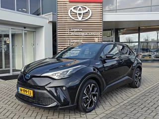 Toyota C-HR 1.8 Hybrid Business Plus Luxury NL-AUTO KEYLESS BLIND-SPOT JBL-AUDIO PARK-SENSOREN NAVI GETINT GLAS STOELVERW AD-CRUISE 18'' LMV