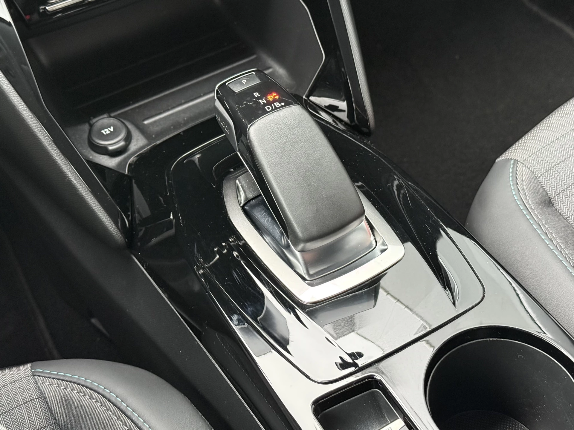 Hoofdafbeelding Peugeot e-208