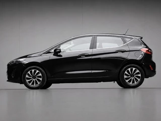 Hoofdafbeelding Ford Fiesta Ford Fiesta 1.0 EcoBoost Hybrid Titanium (APPLECARPLAY,NAVI SPORTSTOELEN,LED,CRUISE,AIRCO,SPORTPAKKET,NETTESTAAT)