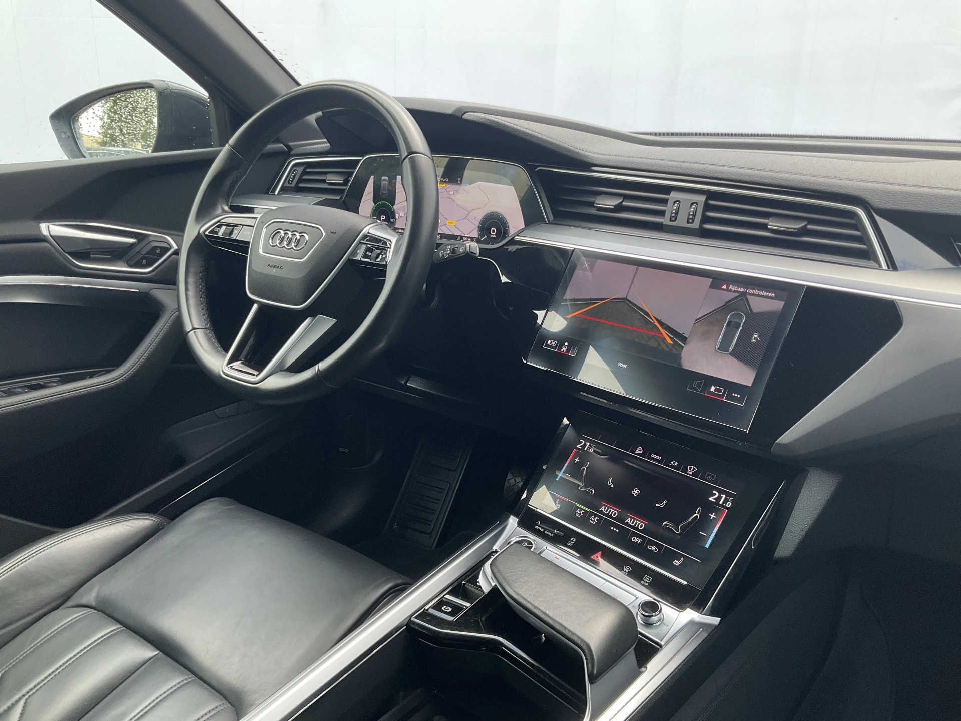 Hoofdafbeelding Audi e-tron