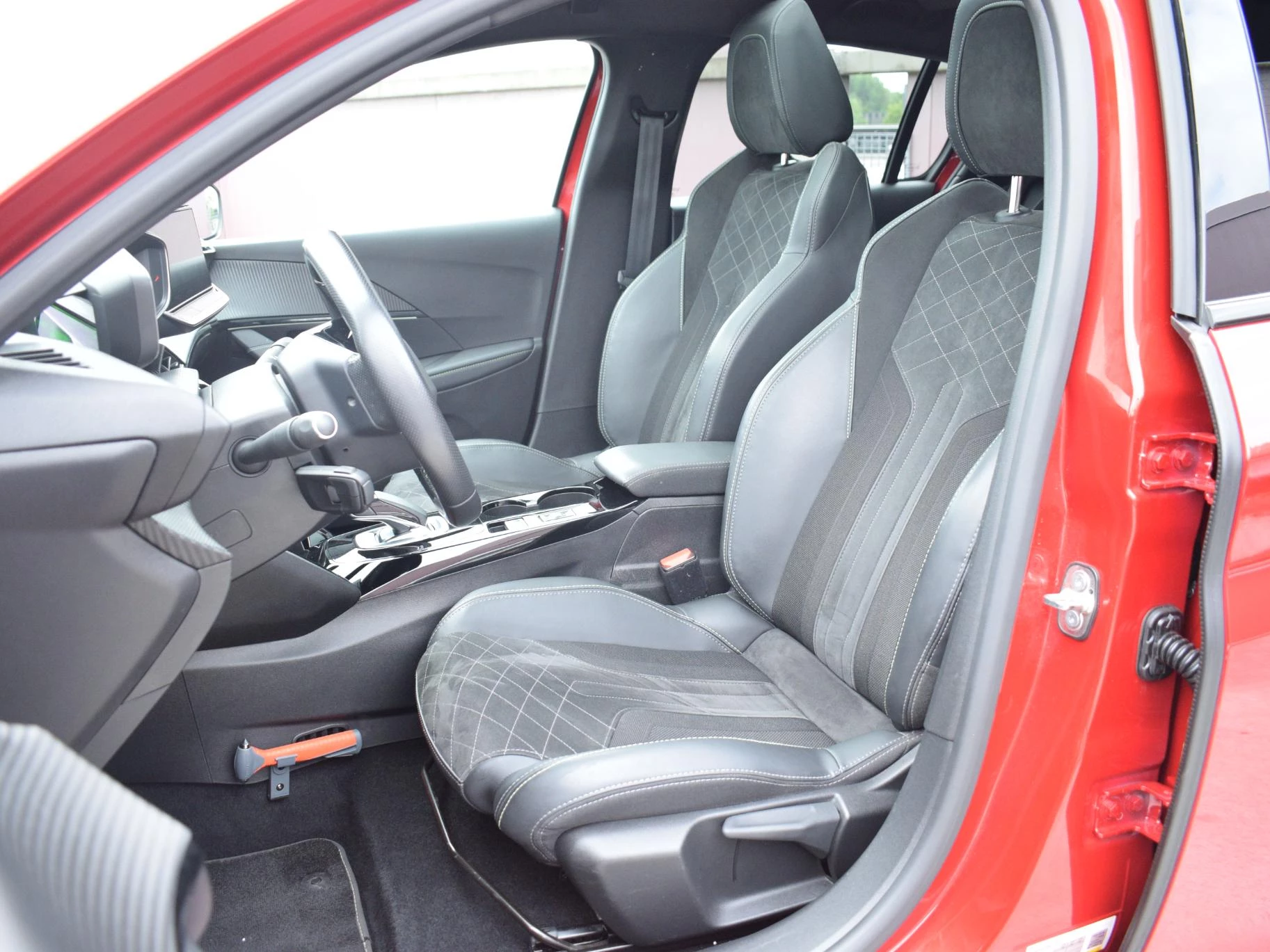Hoofdafbeelding Peugeot e-208