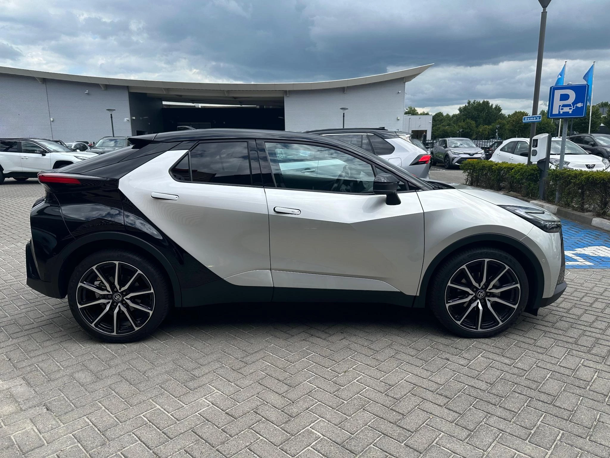 Hoofdafbeelding Toyota C-HR