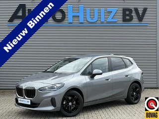 BMW 2 Serie Active Tourer 220i High Executive Harman-Kardon Leer Trekhaak Head-Up Display Carplay Stuurwielverwarming Keyless Entry