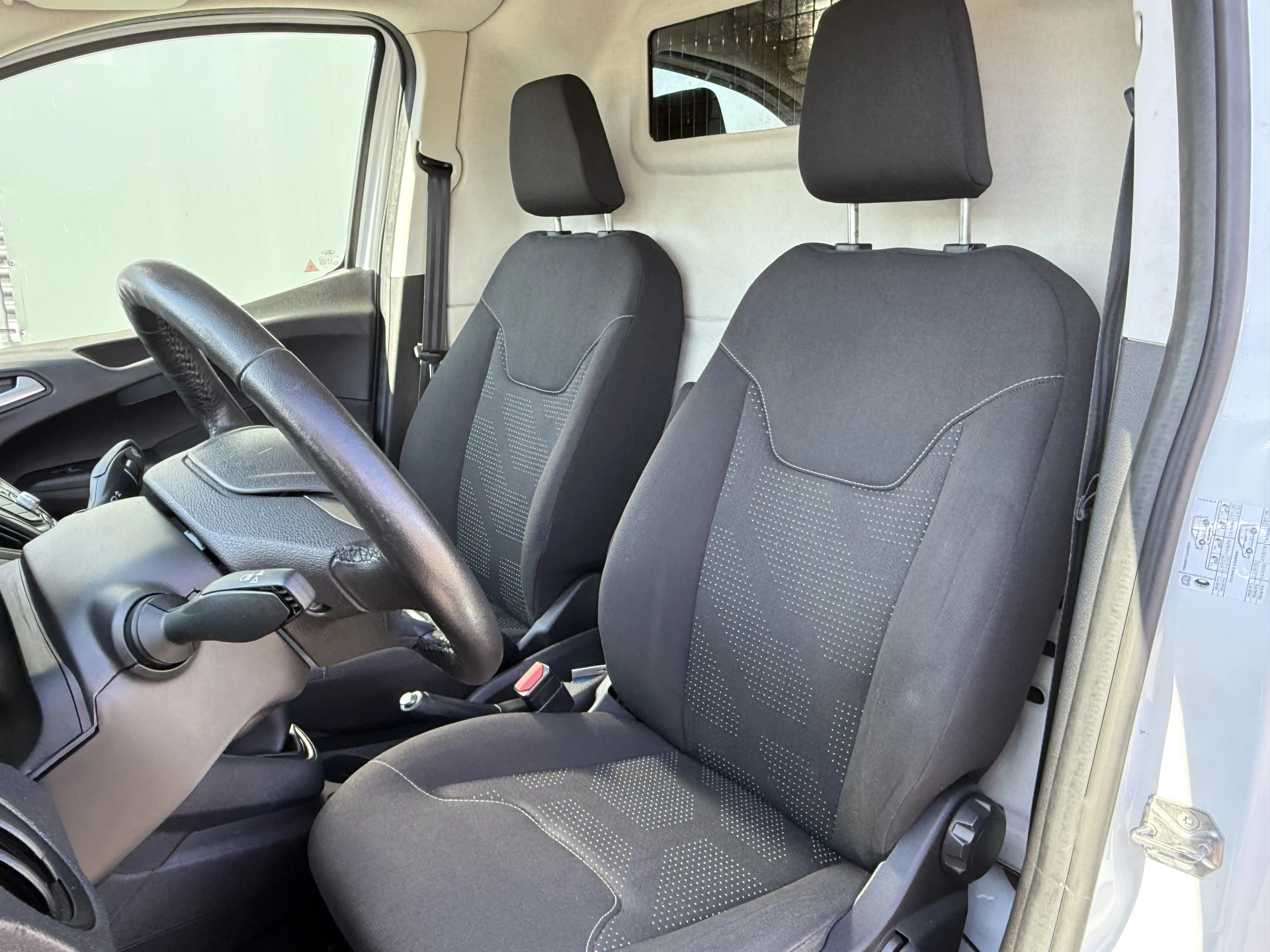 Hoofdafbeelding Ford Transit Courier