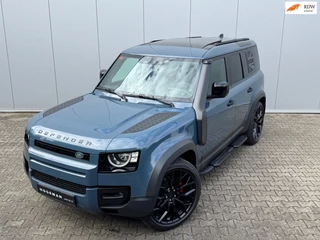 Hoofdafbeelding Land Rover Defender Land Rover Defender 110 P300 110 X-DYNAMIC LEDER LUCHTVERING PANORAMADAK URBAN