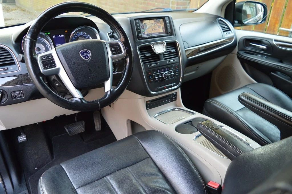 Hoofdafbeelding Lancia Voyager