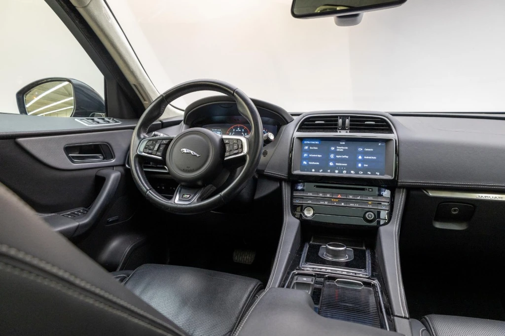 Hoofdafbeelding Jaguar F-PACE