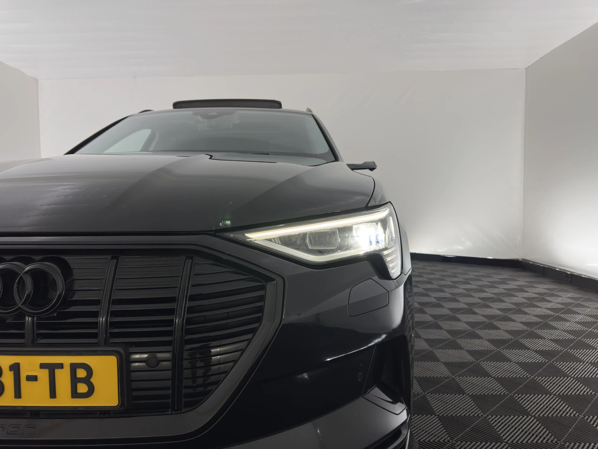 Hoofdafbeelding Audi e-tron