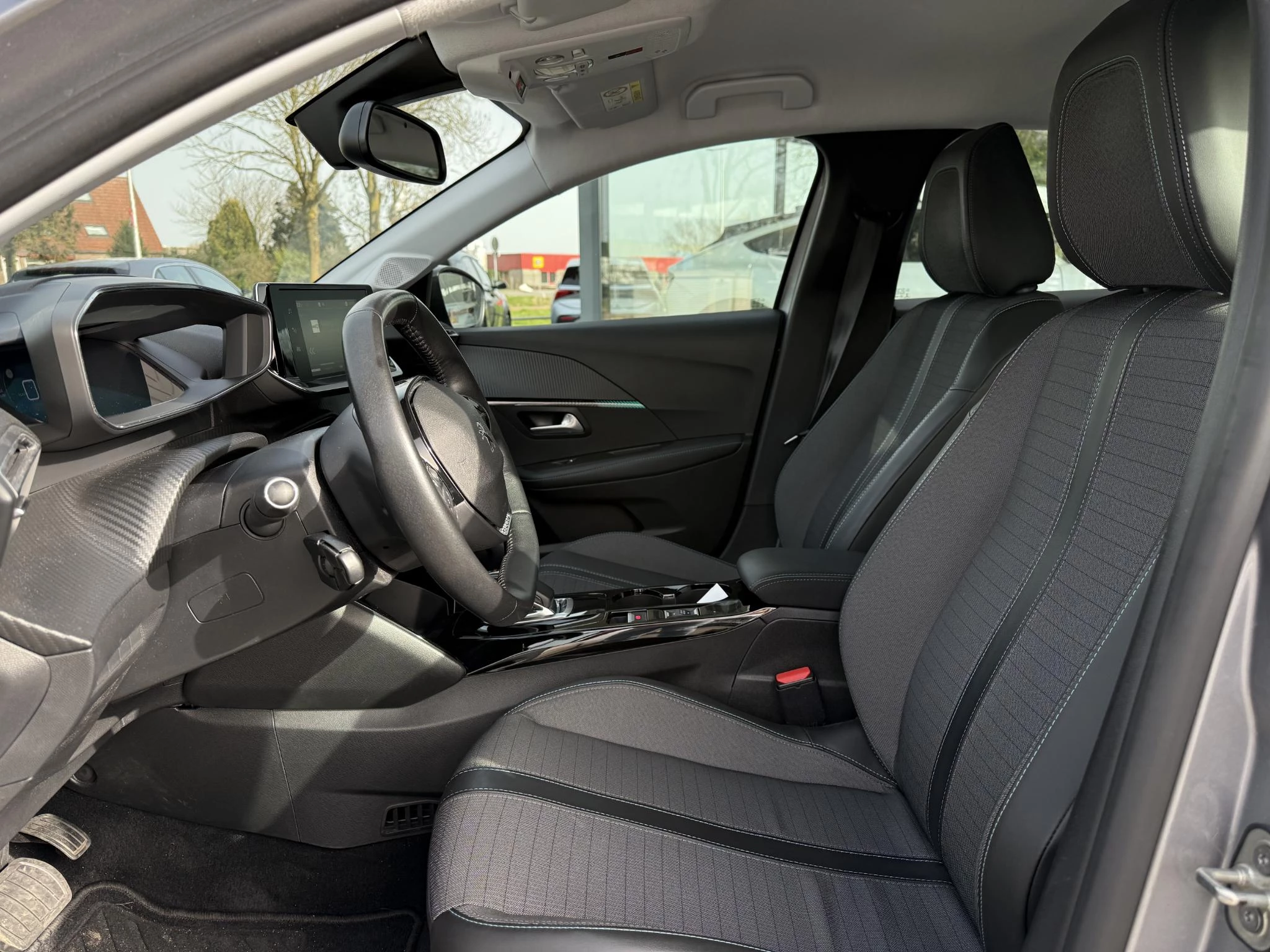 Hoofdafbeelding Peugeot e-208