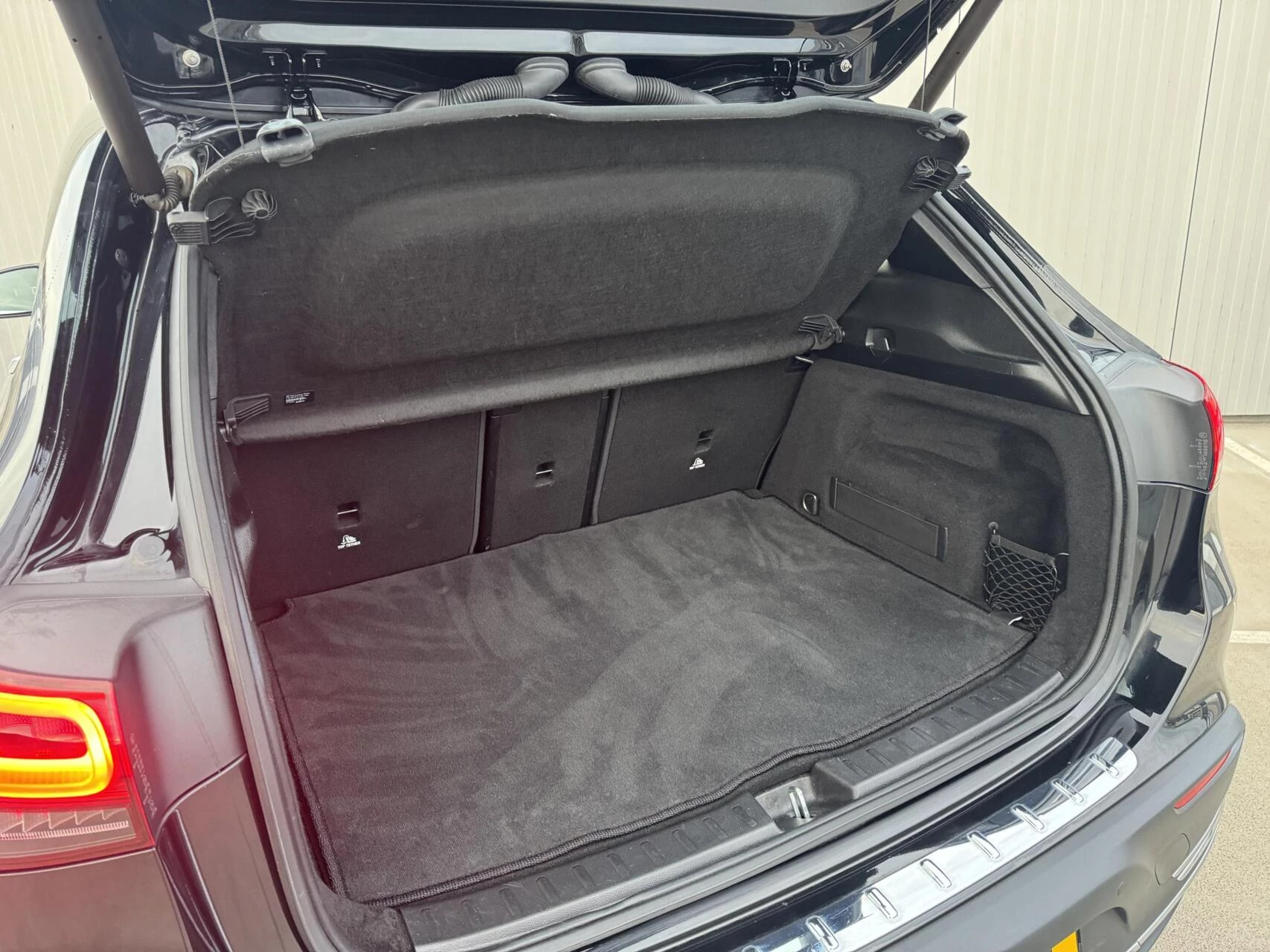 Hoofdafbeelding Mercedes-Benz EQA