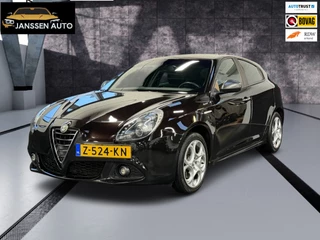 Hoofdafbeelding Alfa Romeo Giulietta Alfa Romeo Giulietta 1.4 T Sprint | Alcantara | Carbon | DAB | Navi | Nero Etna | DNA | 150PK