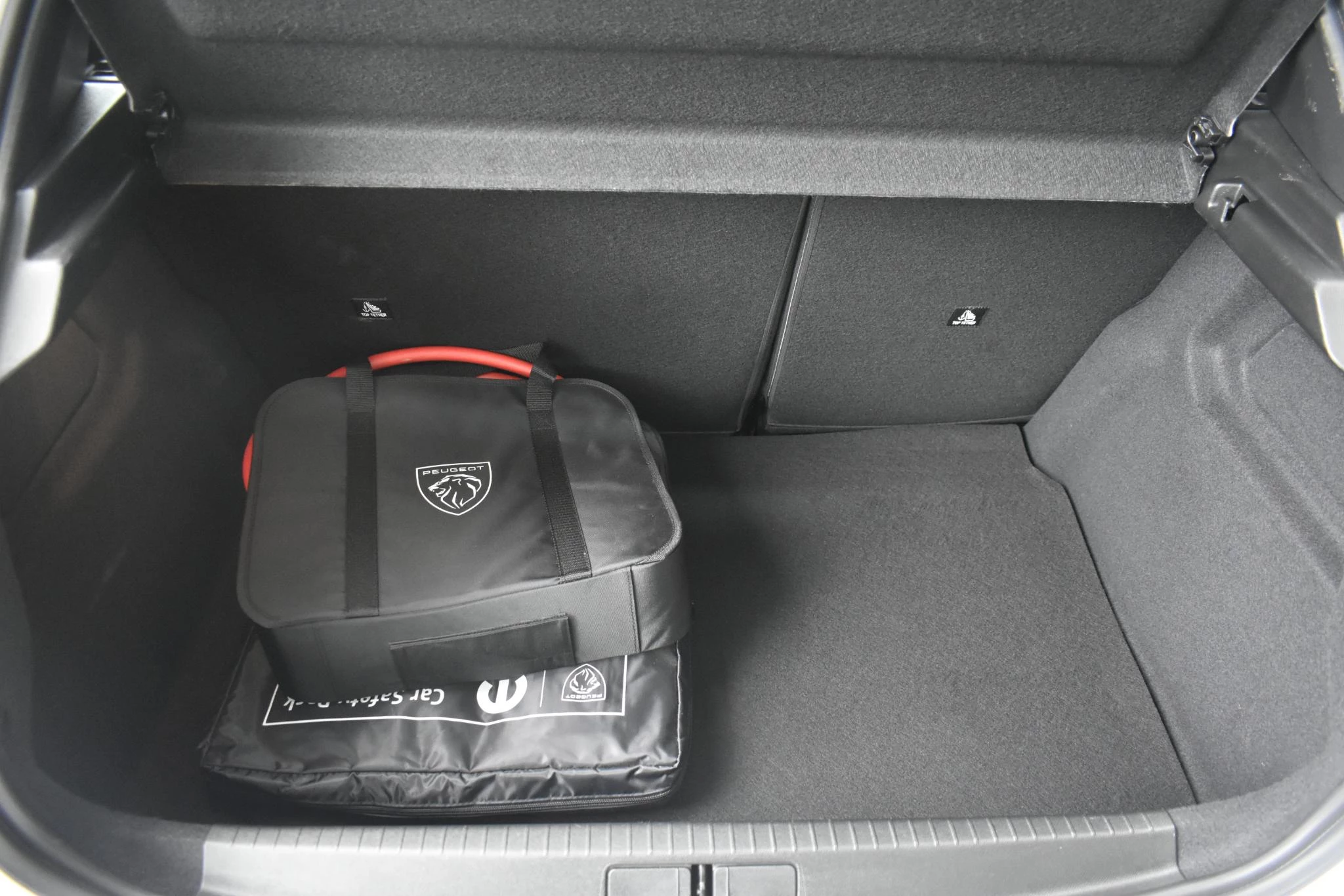 Hoofdafbeelding Peugeot e-208