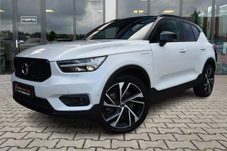 Hoofdafbeelding Volvo XC40 Volvo XC40 1.5 T4 Recharge R-Design | ACC | Pano | Trekhaak |