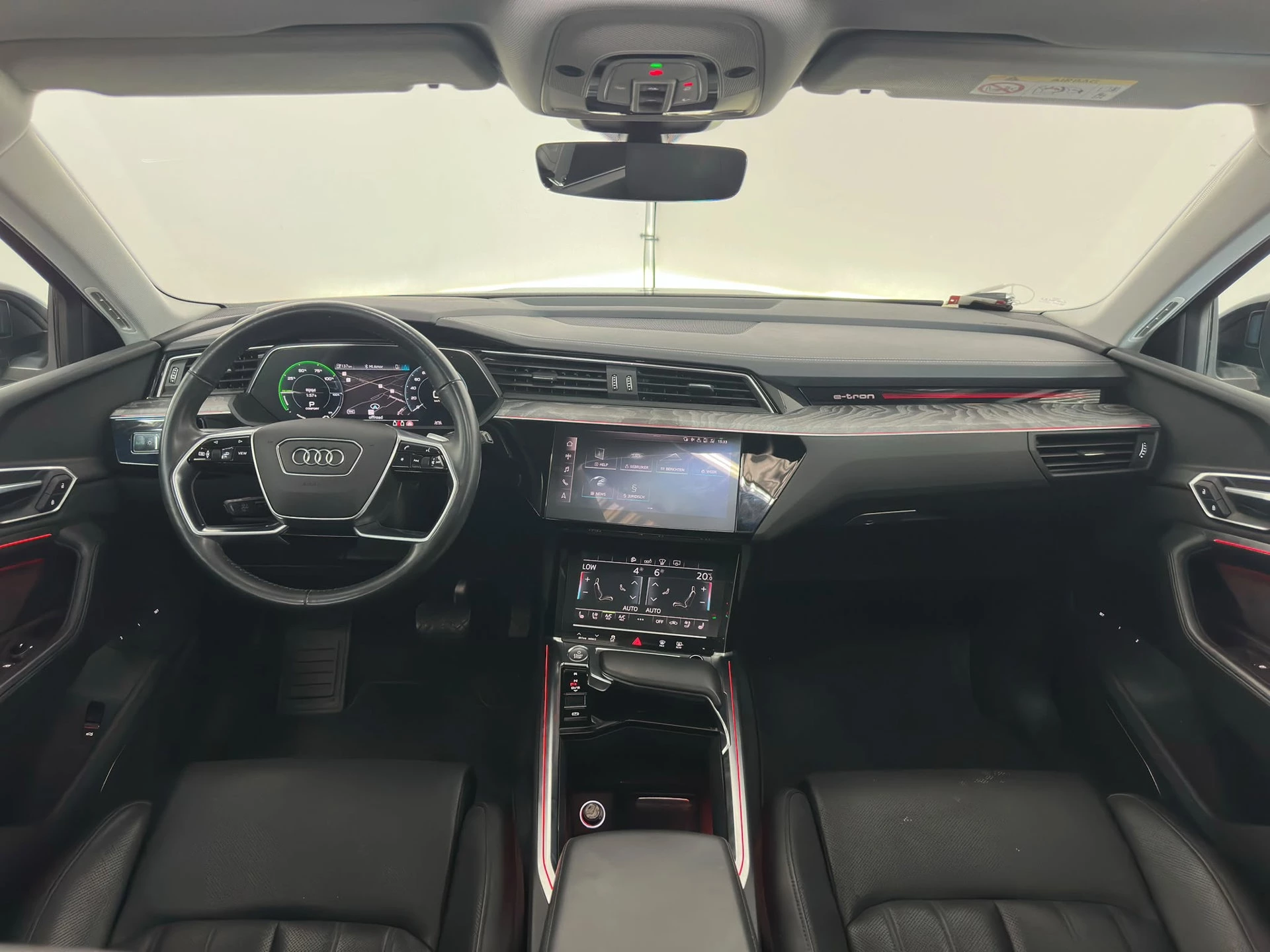 Hoofdafbeelding Audi e-tron