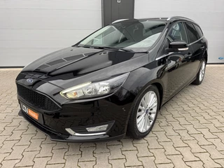 Ford Focus 1.5 Titanium / Automaat / Camera / Stuur & stoelverwarming / Cruise control.