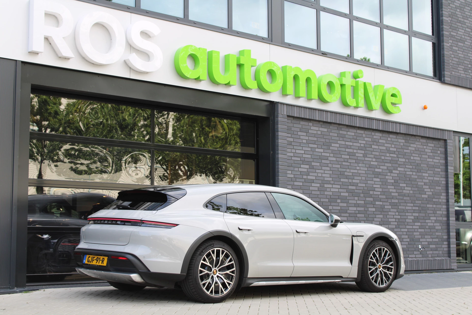 Hoofdafbeelding Porsche Taycan