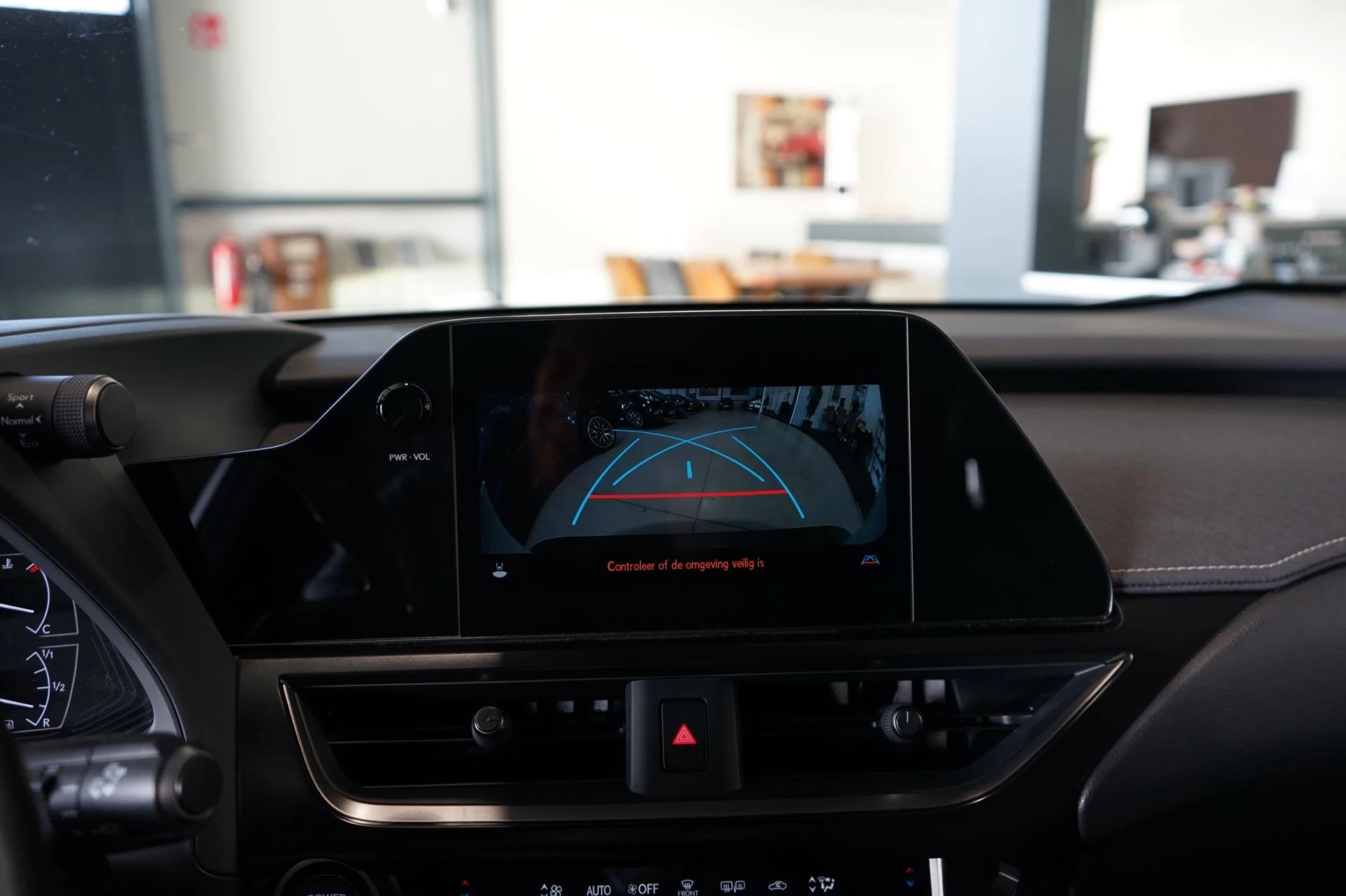 Hoofdafbeelding Lexus UX