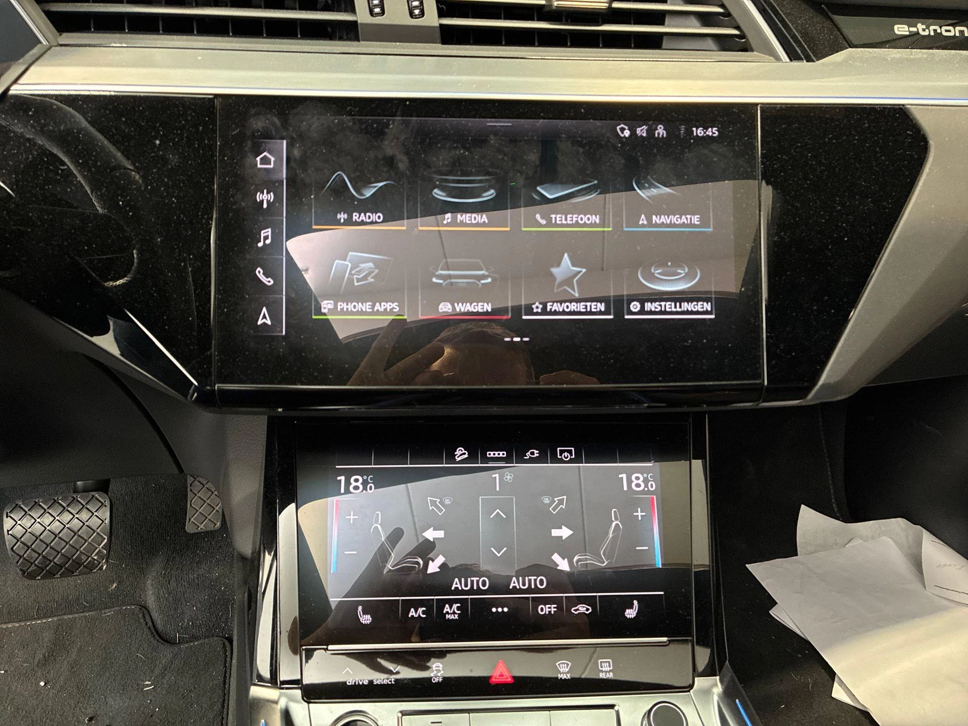 Hoofdafbeelding Audi e-tron