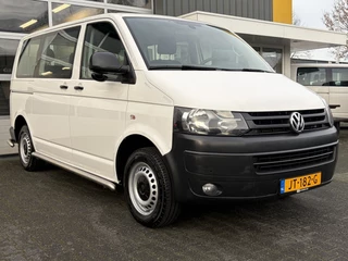 Volkswagen Transporter Kombi 2.0 TDI L1H1 140pk DSG Automaat Btw en bpm vrij 9 persoons Trekhaak Airco Cruisecontrole ex overheidsauto Dealer onderhouden 1e eigenaar Euro 5 Groeps vervoer Taxi Personenbus Tourer Combi Minivan