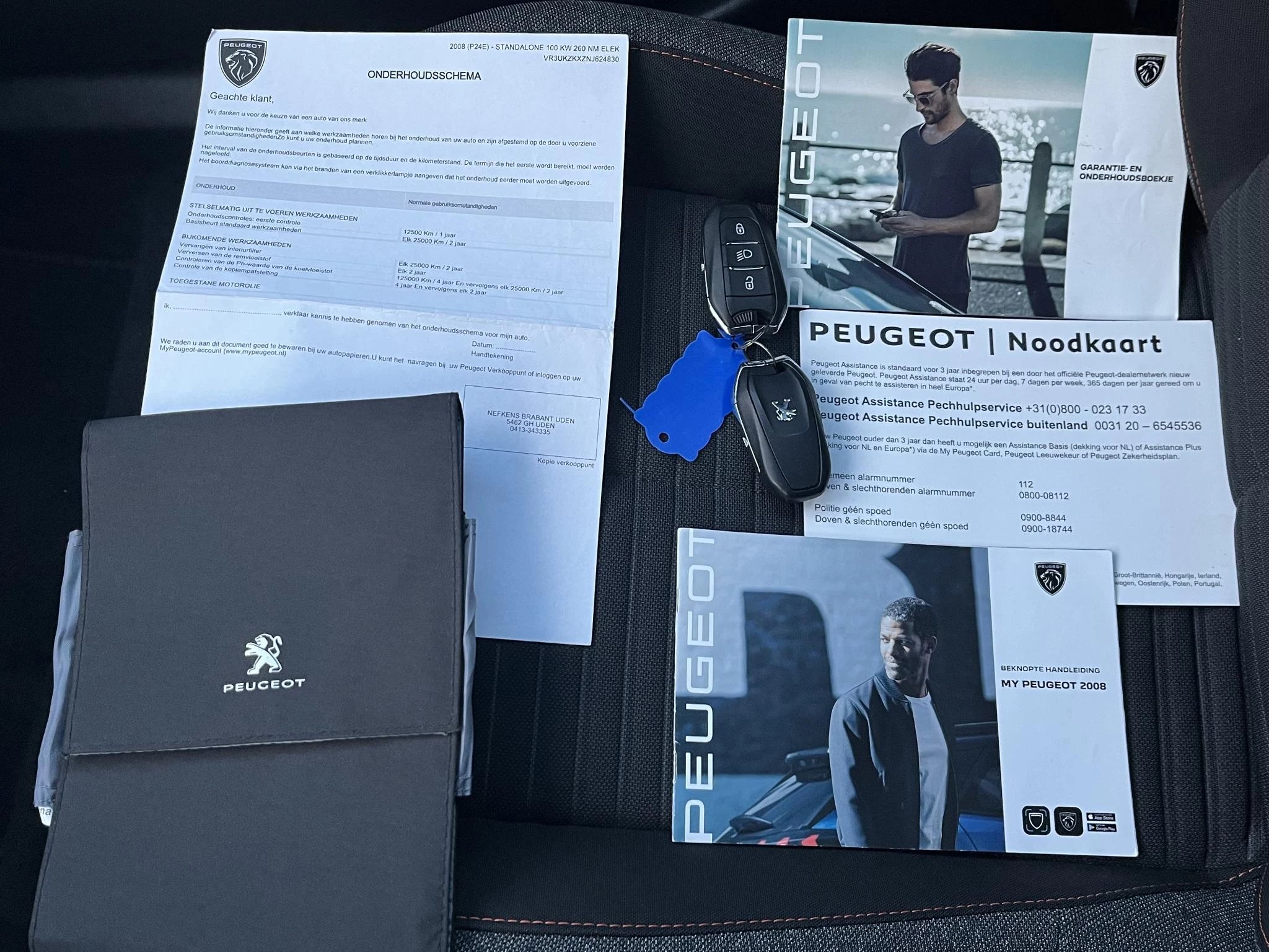 Hoofdafbeelding Peugeot e-2008