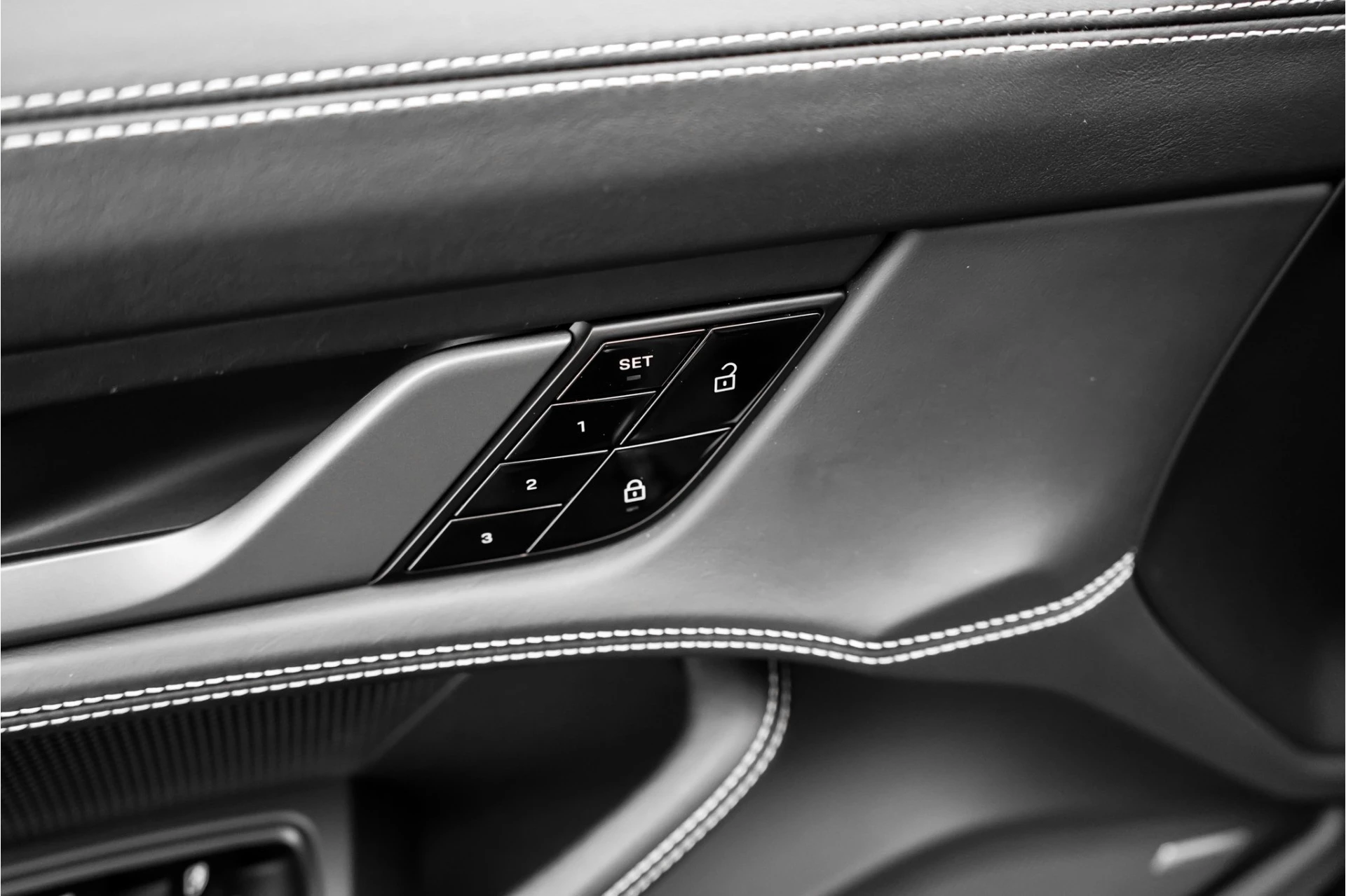 Hoofdafbeelding Porsche Taycan