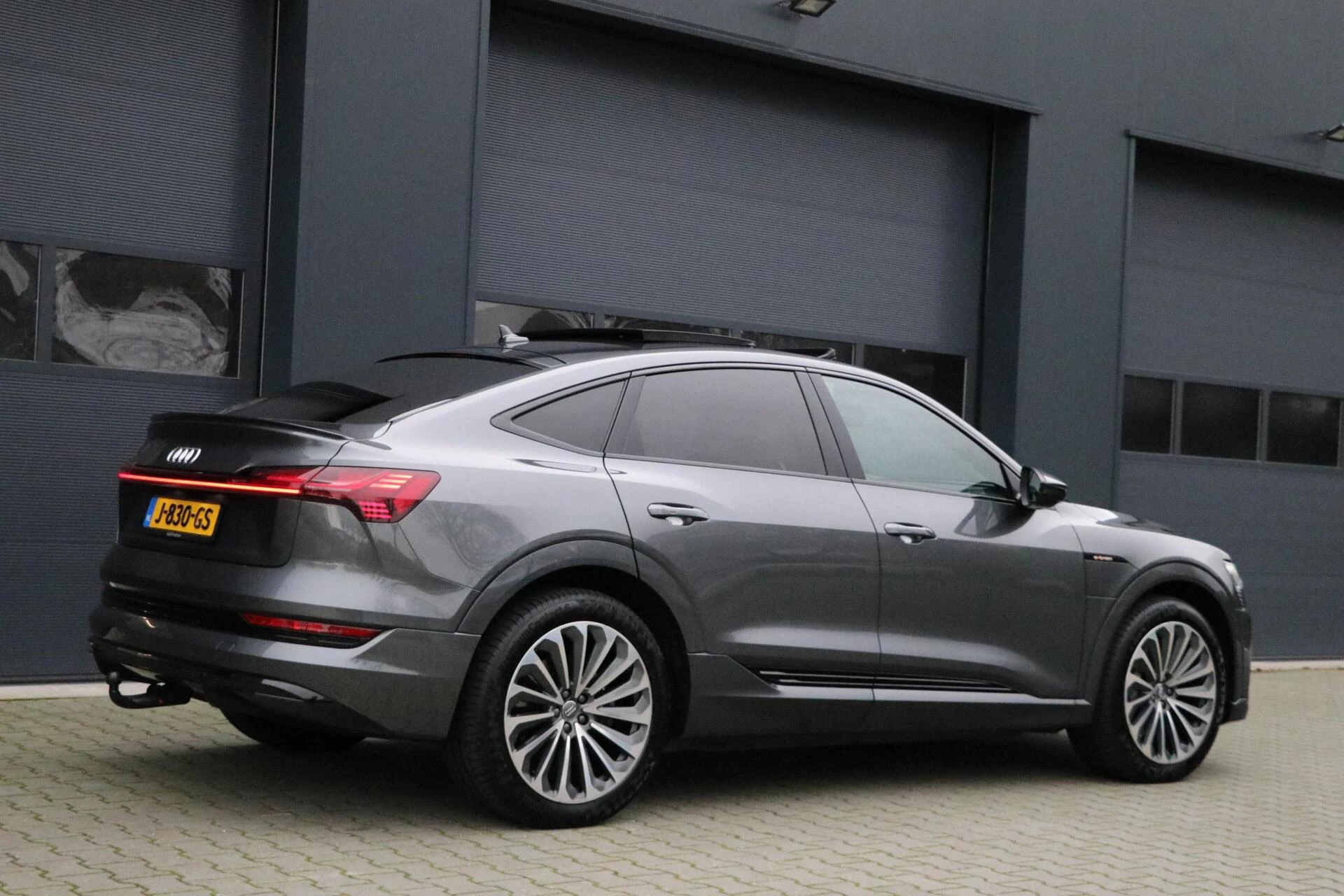 Hoofdafbeelding Audi e-tron