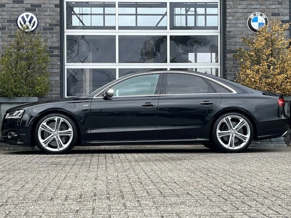 Hoofdafbeelding Audi S8