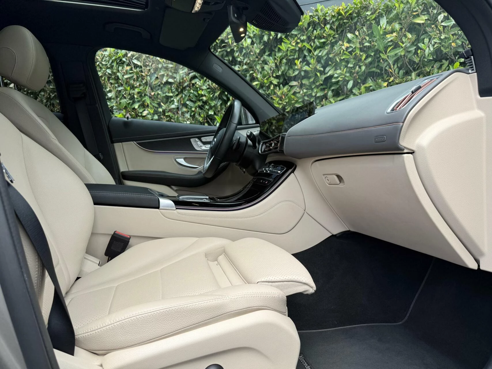 Hoofdafbeelding Mercedes-Benz EQC