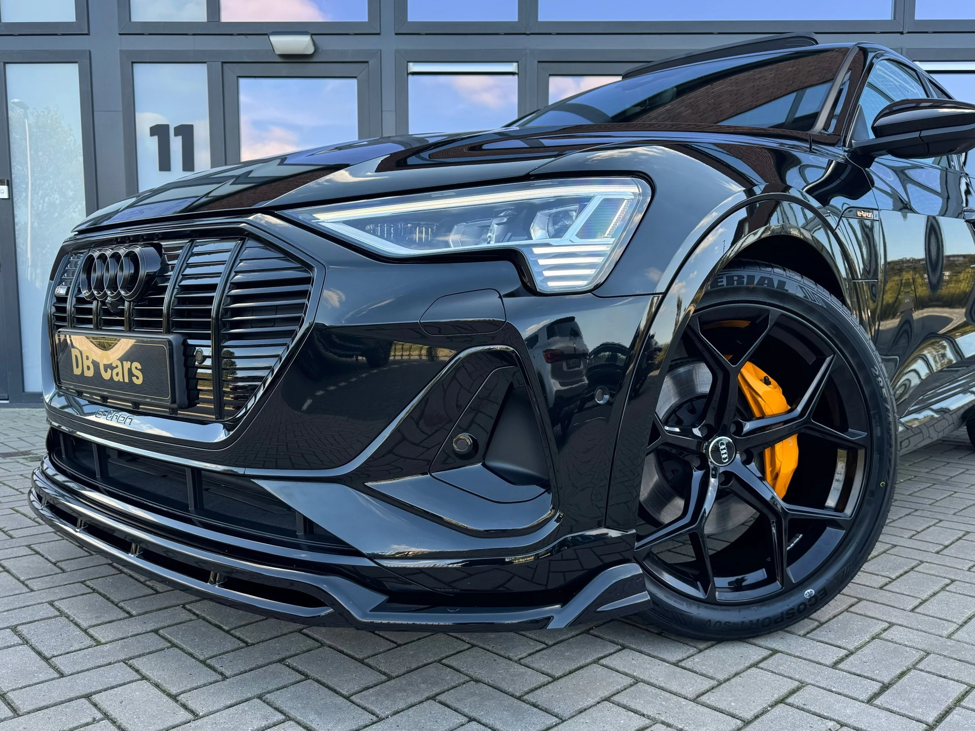 Hoofdafbeelding Audi e-tron