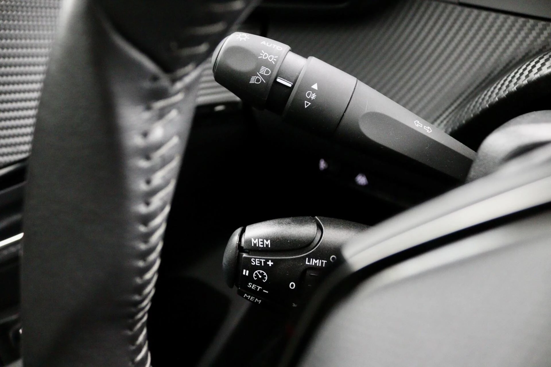 Hoofdafbeelding Peugeot e-208