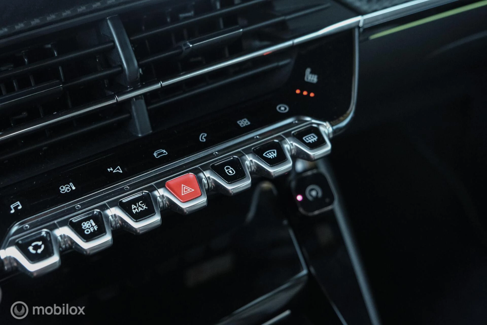 Hoofdafbeelding Peugeot e-2008