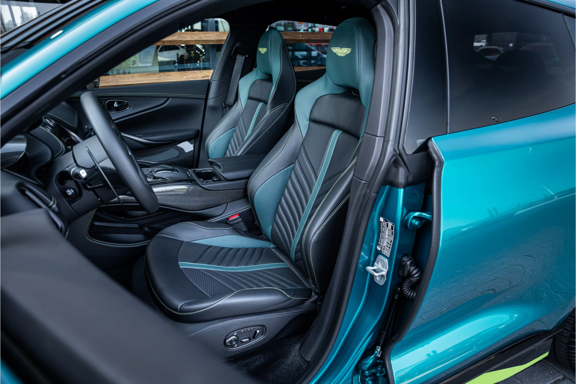 Hoofdafbeelding Aston Martin DBX