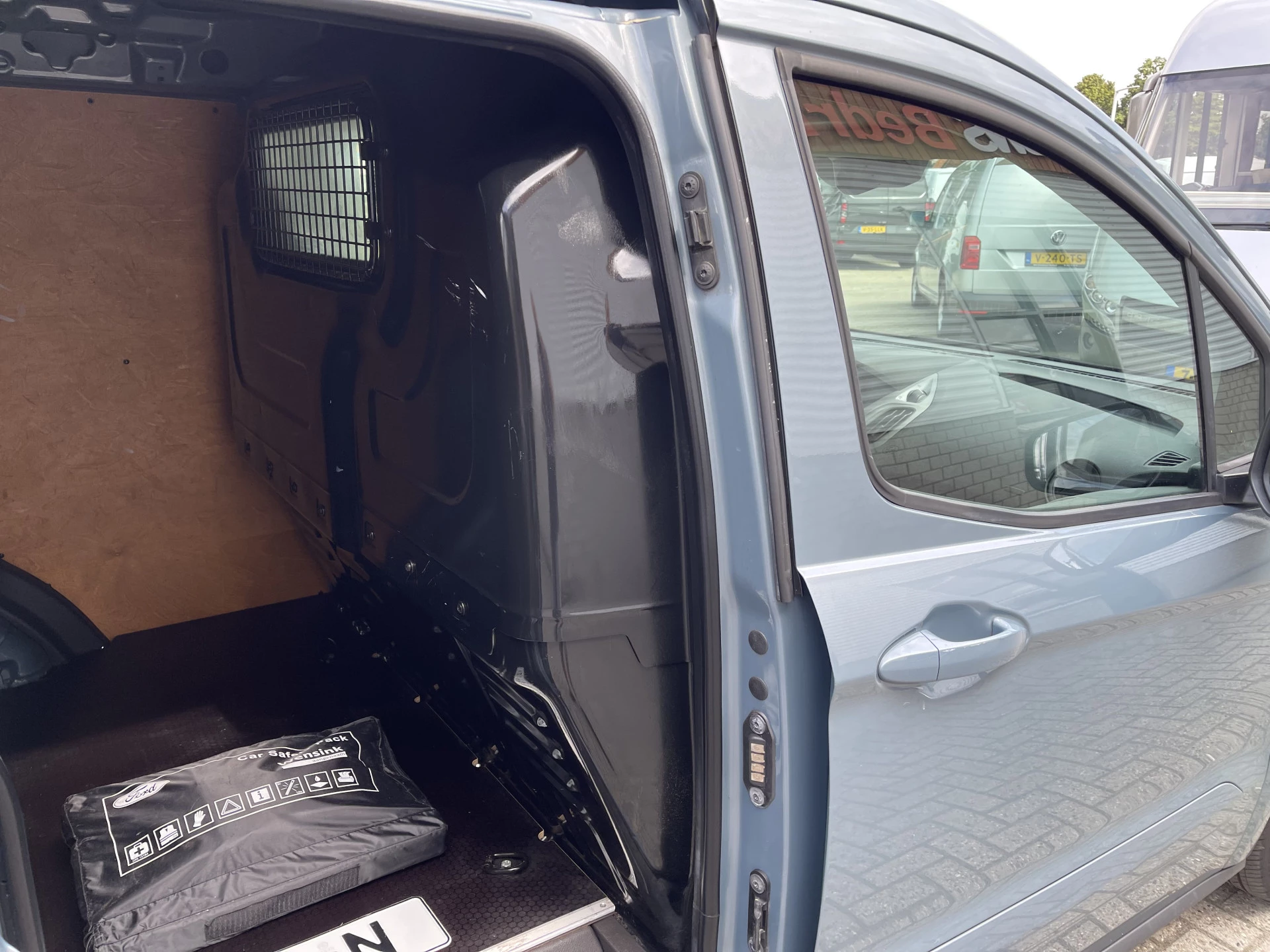 Hoofdafbeelding Ford Transit Courier