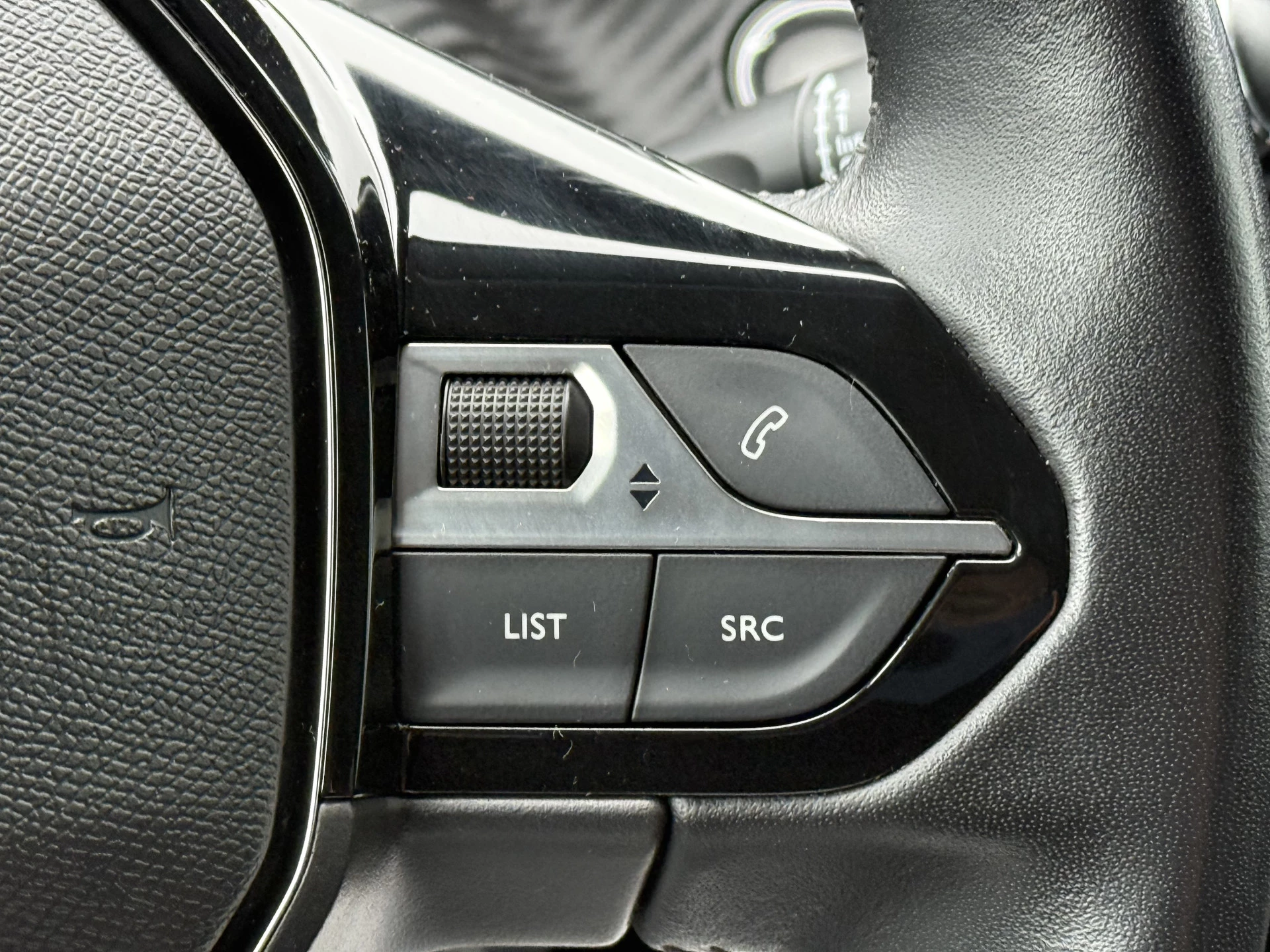 Hoofdafbeelding Peugeot e-208
