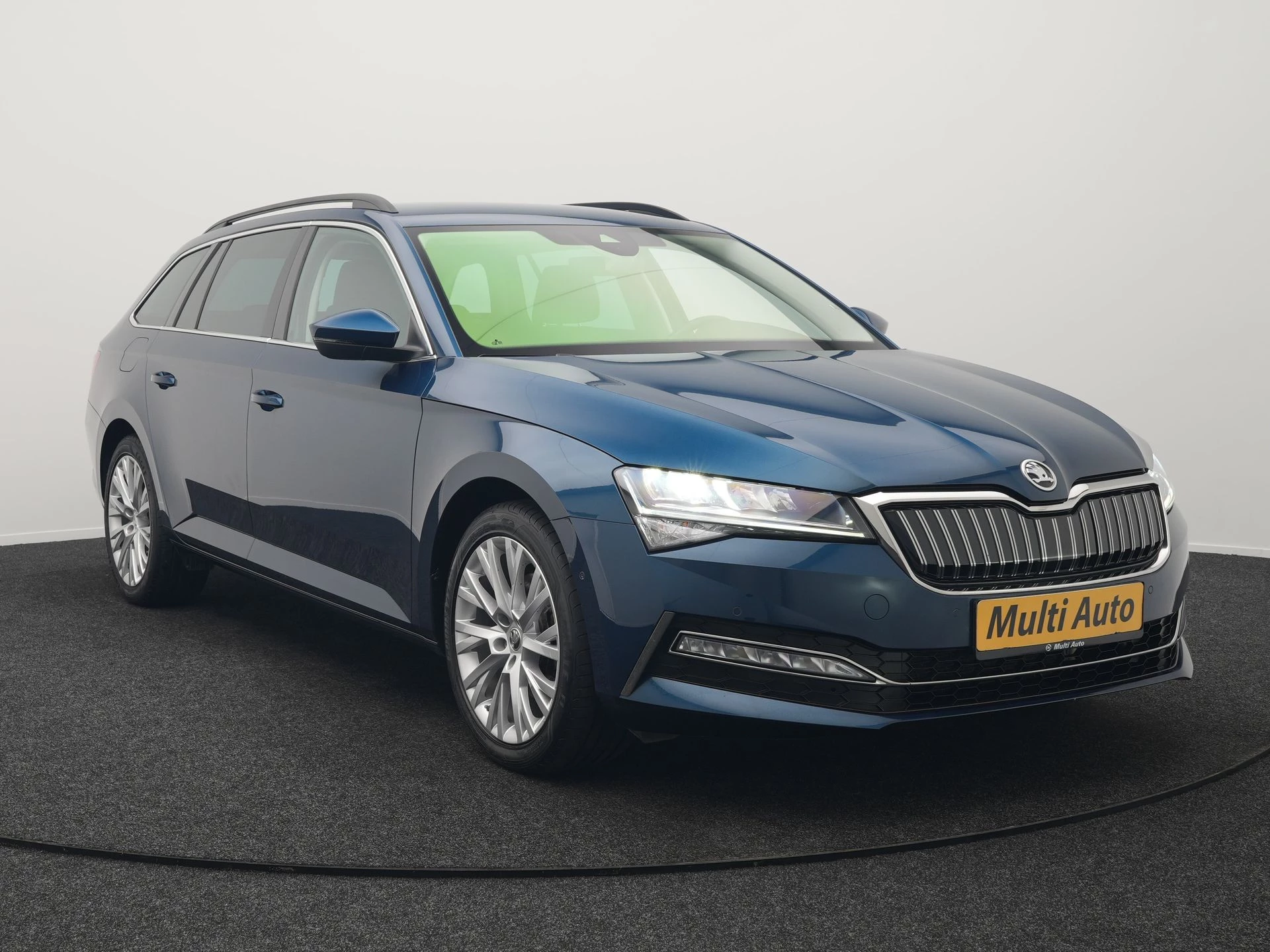 Hoofdafbeelding Škoda Superb